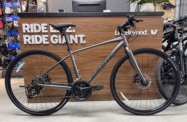 Xe đạp touring Giant ESCAPE 2 2024***